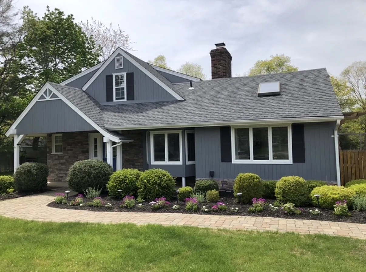 South of Montauk Highway Remsenburg Summer Retreat — Photo 1