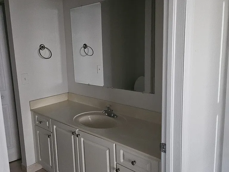 2730 NE 4th St #105 — Photo 8