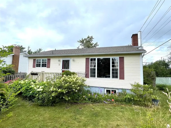 5 Lind Avenue, Grand Falls-Windsor, NL A2A1V9