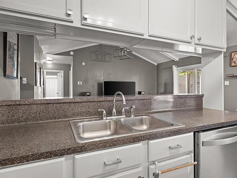 1182 Angelina St — Photo 12