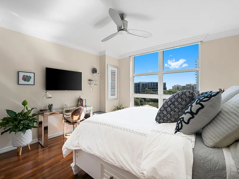 347 N New River Dr E #610 — Photo 11