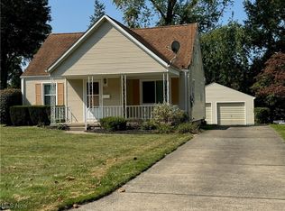 112 Elmwood Dr, Hubbard, OH
