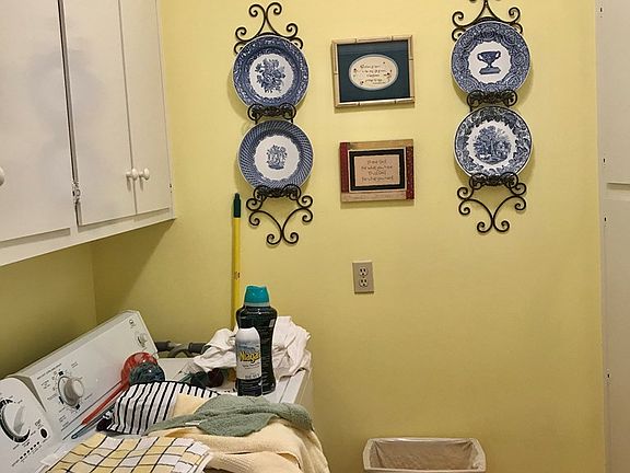 5th image of 11 Williamsburg Pl