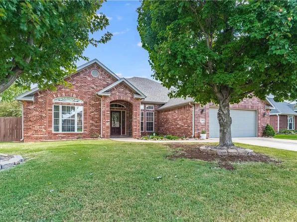 240 Sundown Dr, Farmington, AR 72730