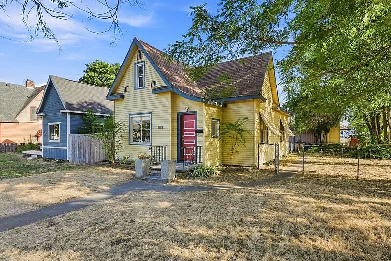 2 bed, 1.0 bath, $1,650 — Photo 2