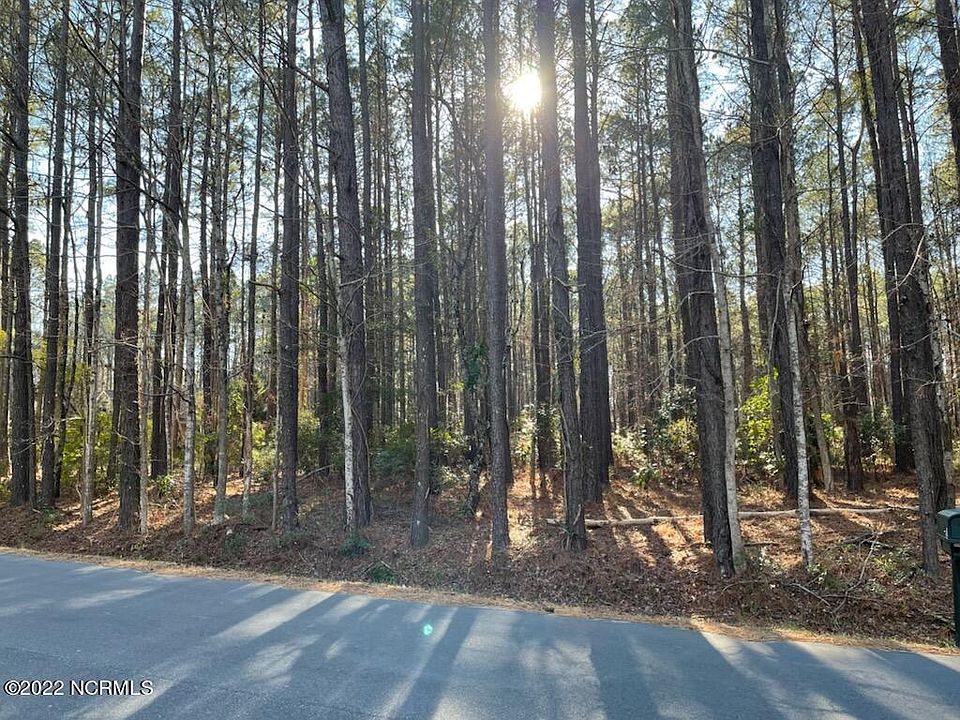 1st image of 7 Sunfield Dr