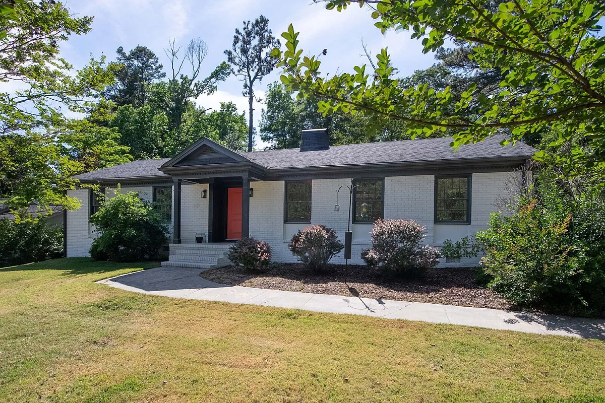Building Photo - 4621 Woodridge Dr