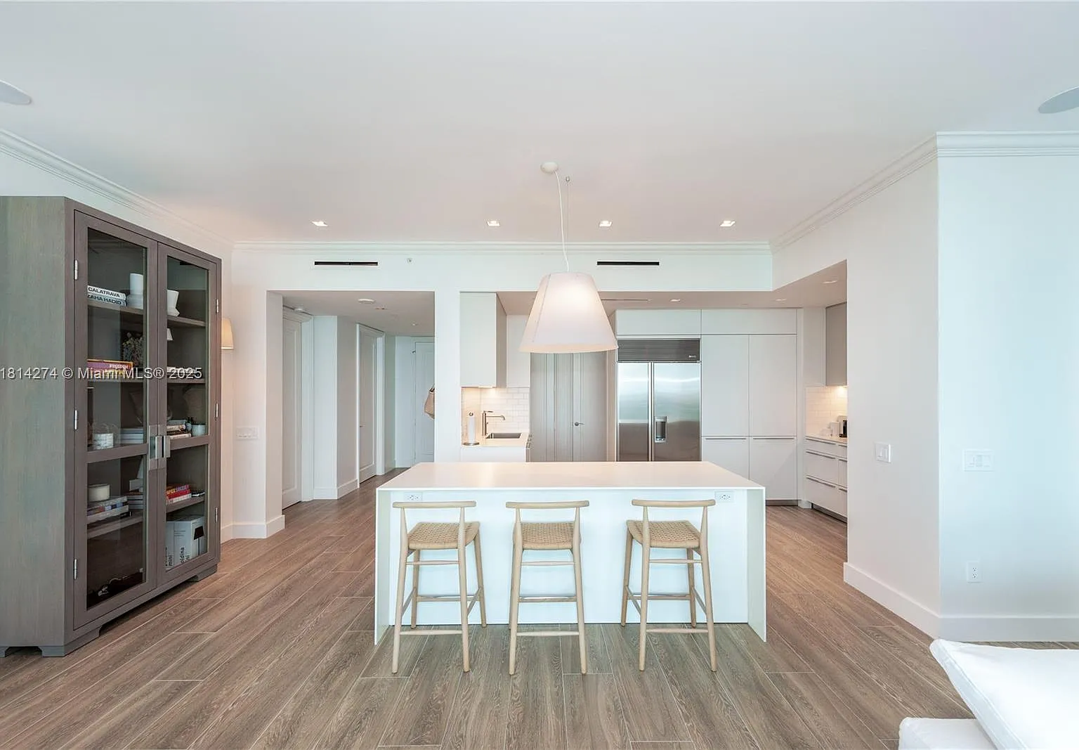 10295 Collins Ave Resdnta — Photo 4