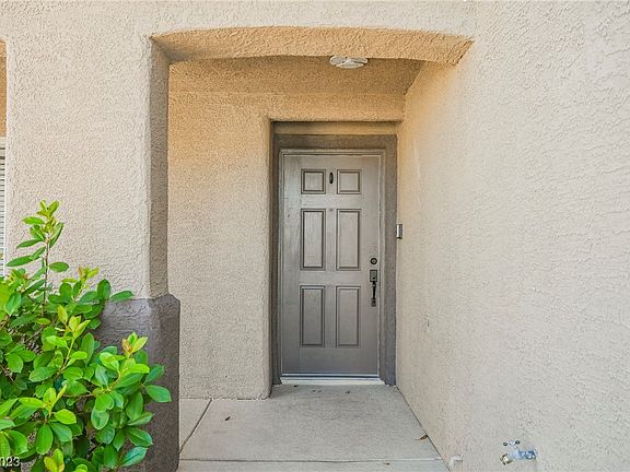 3rd image of 8553 Gracious Pine Ave