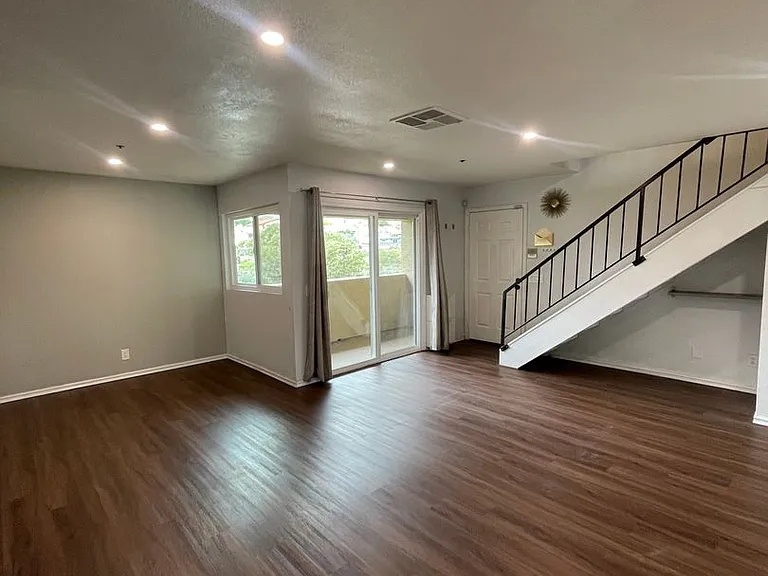 7002 Melody Ln — Photo 17