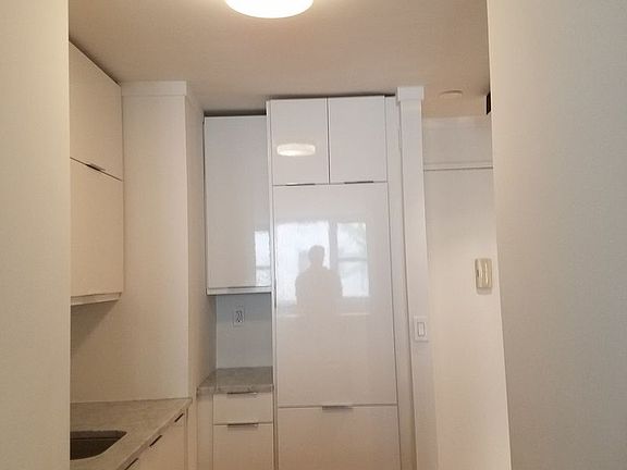4th image of 425 3rd Ave #7J