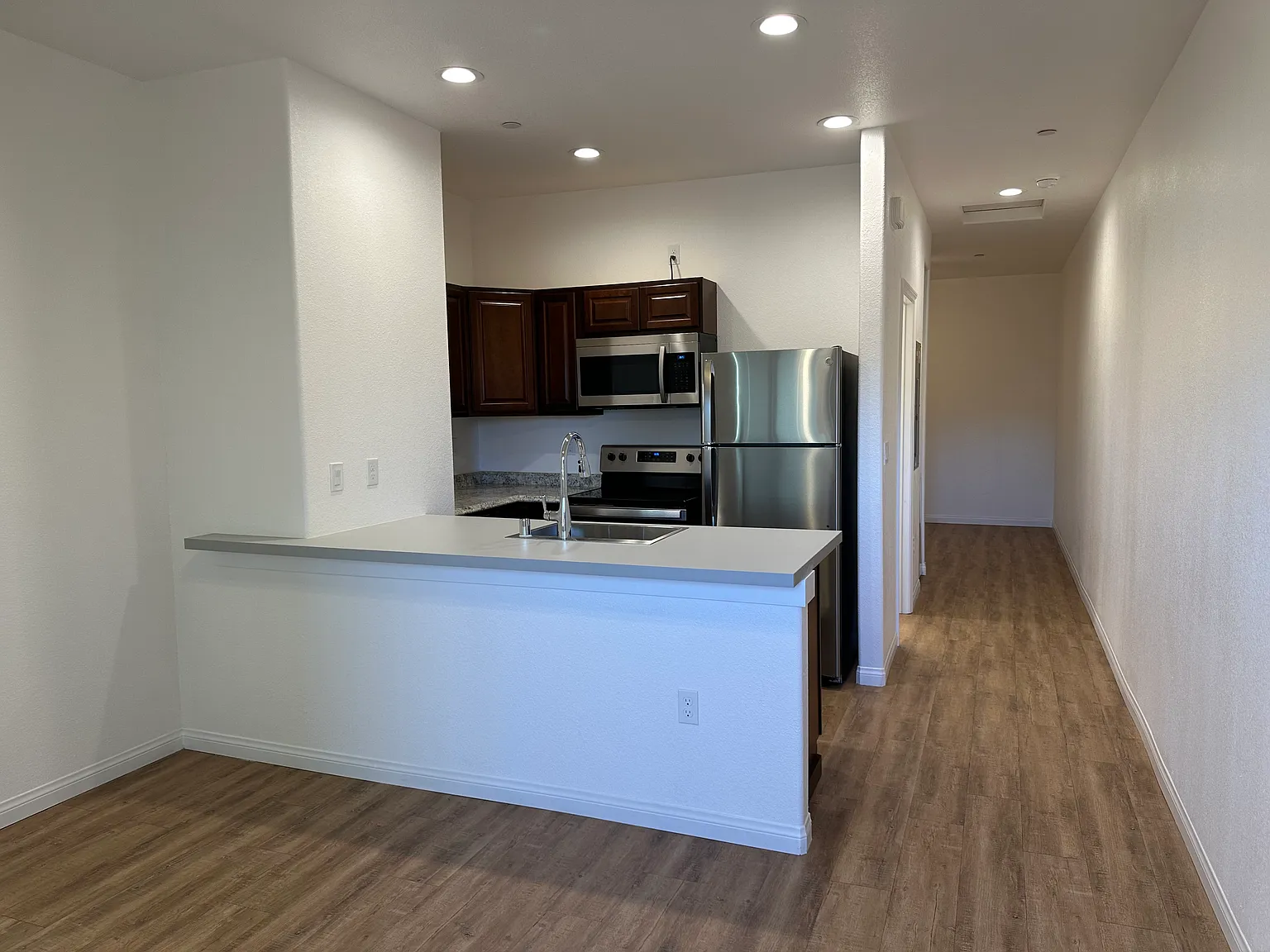 Studio, 497 sqft, $1,000 — Photo 4