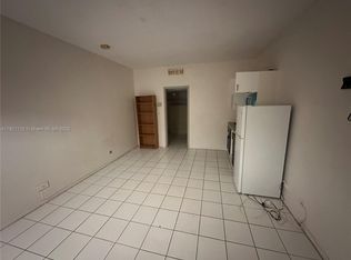 26 Diplomat Pkwy #2380, Hallandale, FL 33009