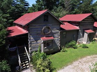 821 Sandhill Rd, Irvine, KY 40336