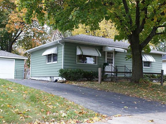 2nd image of 3714 Sussex Ln