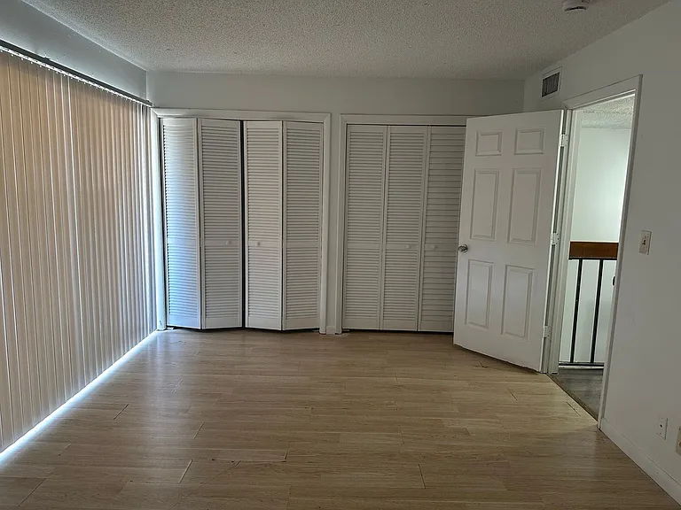 931 SW 20th Ct — Photo 16