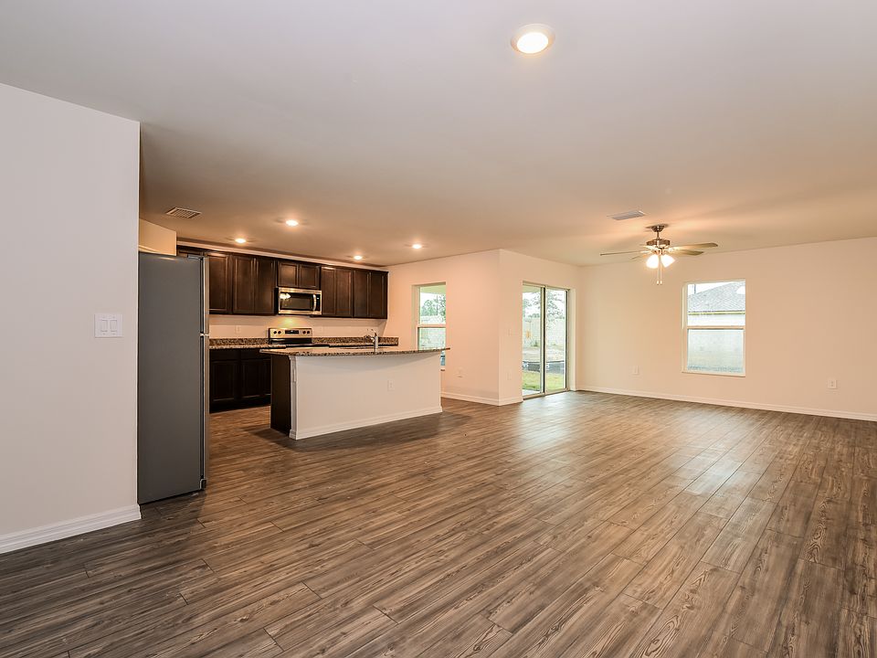 1st image of 152 Blackstone Dr