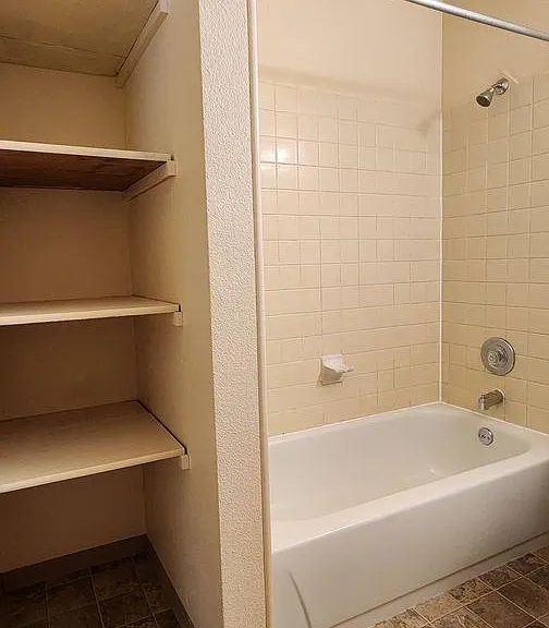 Florence Apartments — Photo 10