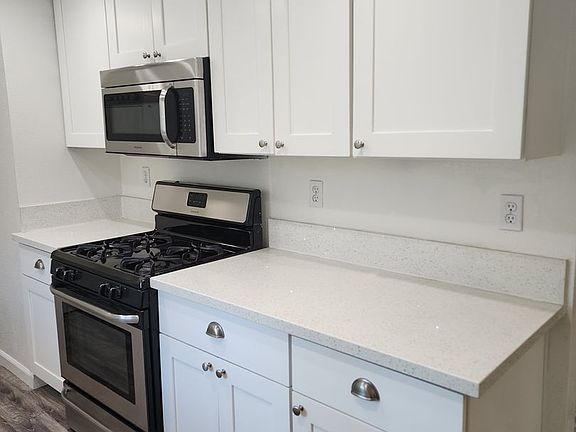 3rd image of 1754 Kent St #175403