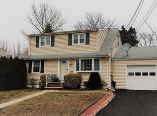 9 Carol Pl, Edison, NJ 08817