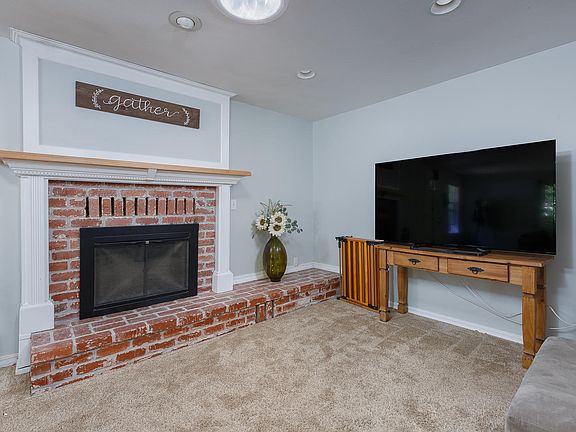 5th image of 5925 Balboa Ave
