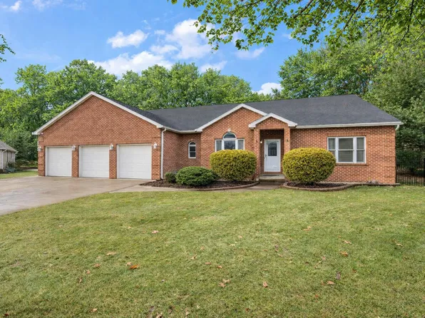 2290 Clearwater St, Portage, IN 46368