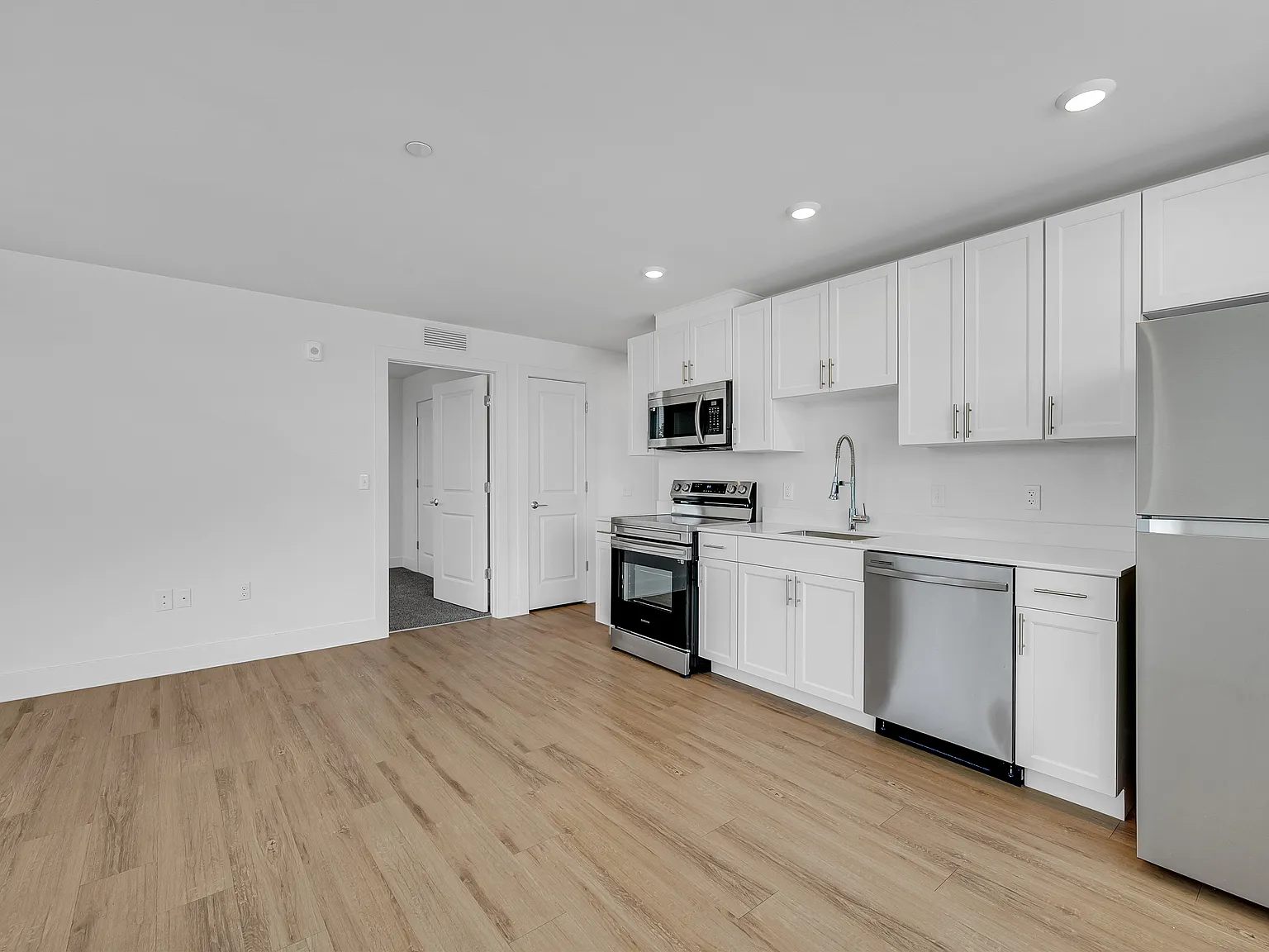 Beech Tree Place Apartments — Photo 3
