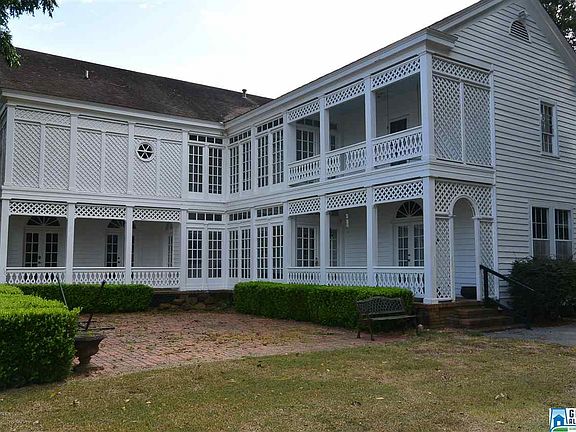 3rd image of 1083 Walnut St