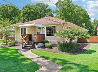 904 Archer Rd, Bedford, OH 44146