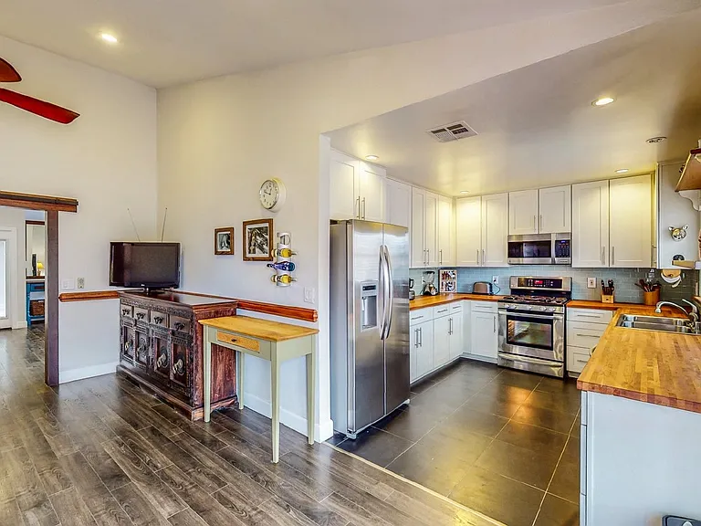 6543 Peachtree Ln — Photo 22