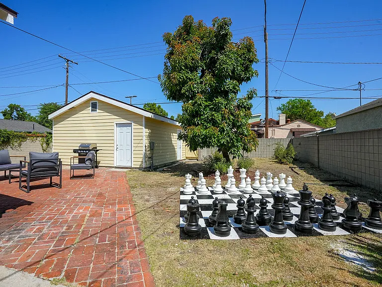 2307 W Verdugo Ave — Photo 28
