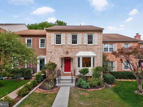 7623 Heatherton Ln, Potomac, MD 20854