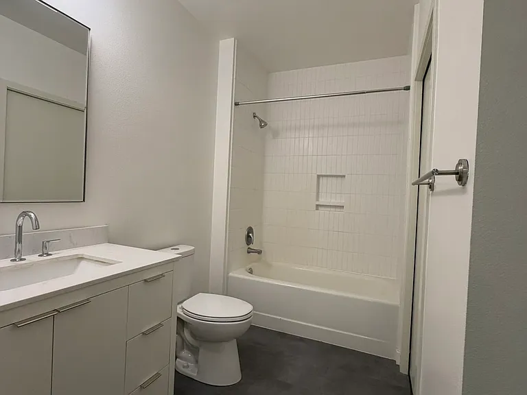 1620 NE Broadway St #517 — Photo 16