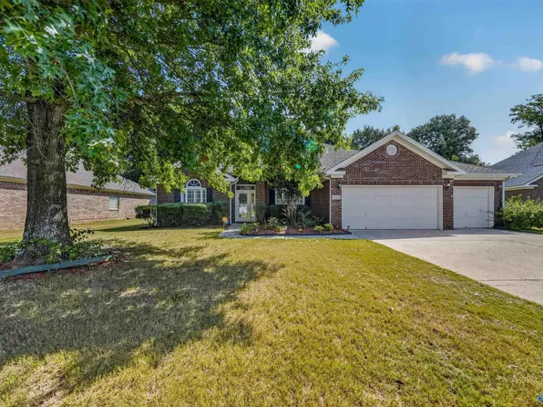 5033 Patriot Park Dr SE, Owens Cross Roads, AL 35763
