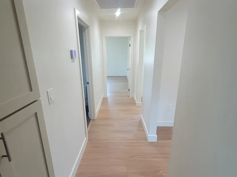 566 W H St — Photo 15