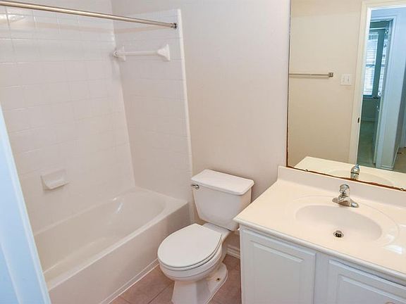 5th image of 6123 Morningshire Ln