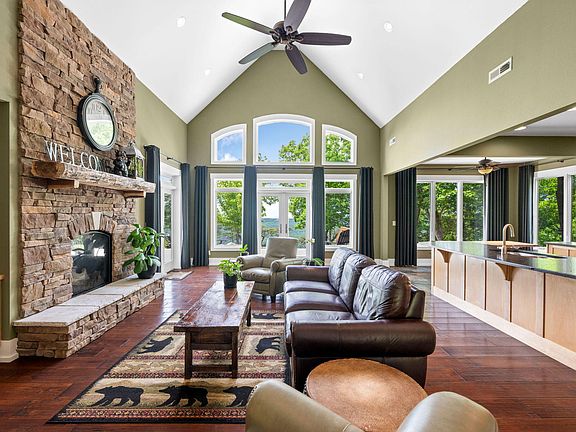 11th image of 3099 Sunset Dr