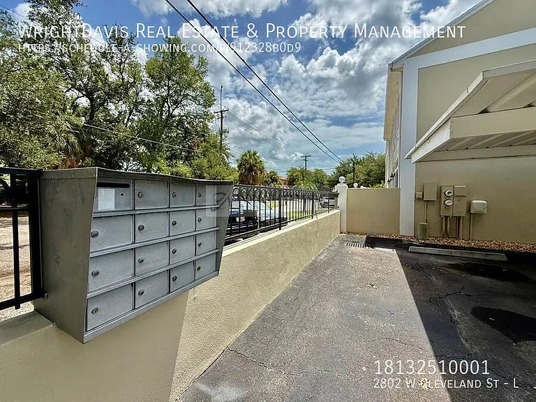 2802 W Cleveland St #L — Photo 33