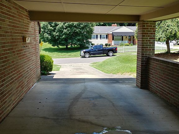 2nd image of 2310 Elmwood Dr