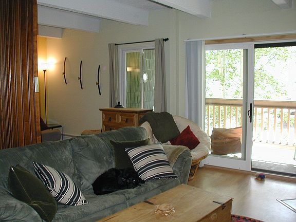 Light & bright living area