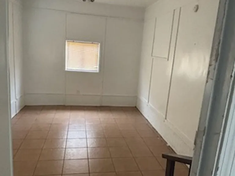 1652 Kentwood Dr — Photo 5