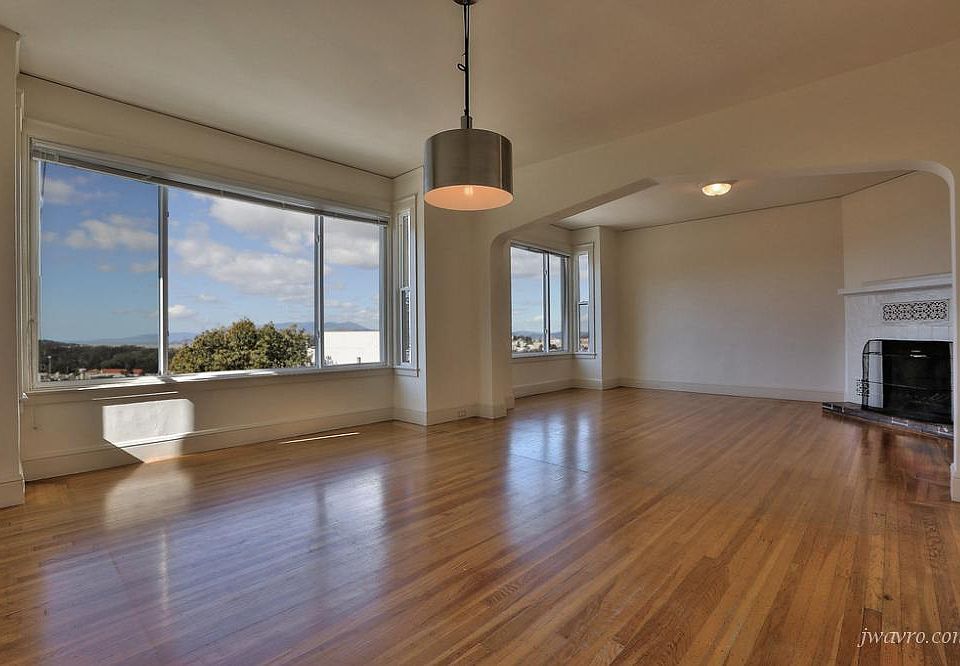 1st image of 1062 Ashbury St #1058