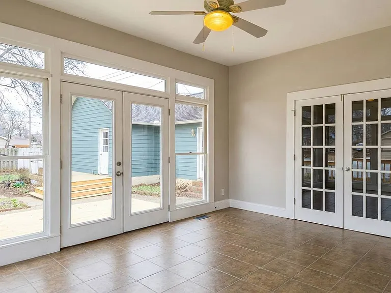 402 Laurel St — Photo 29
