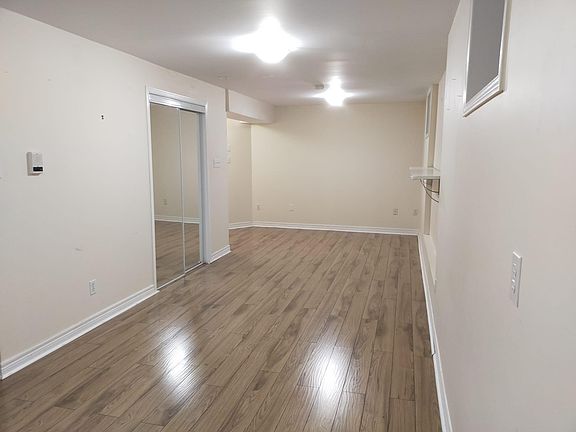 Living/dining area