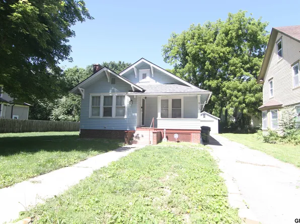 812 6th St, Peru, NE 68421