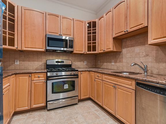 4th image of 311 Washington St APT 2C
