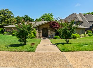 10110 Robin Hill Ln, Dallas, TX 75238