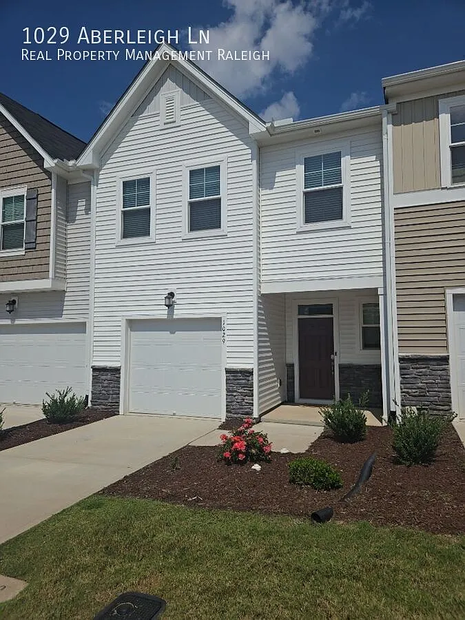 3 bed, 2.5 bath, 1877 sqft, $2,100 — Photo 1