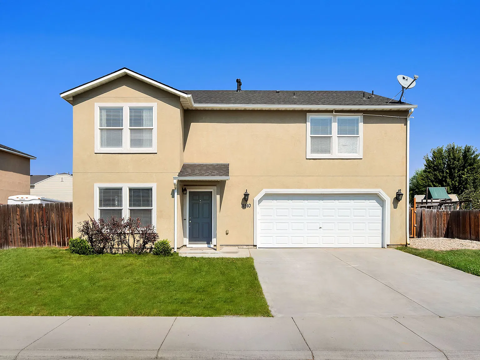 4 bed, 2518 sqft, $2,399 — Photo 1