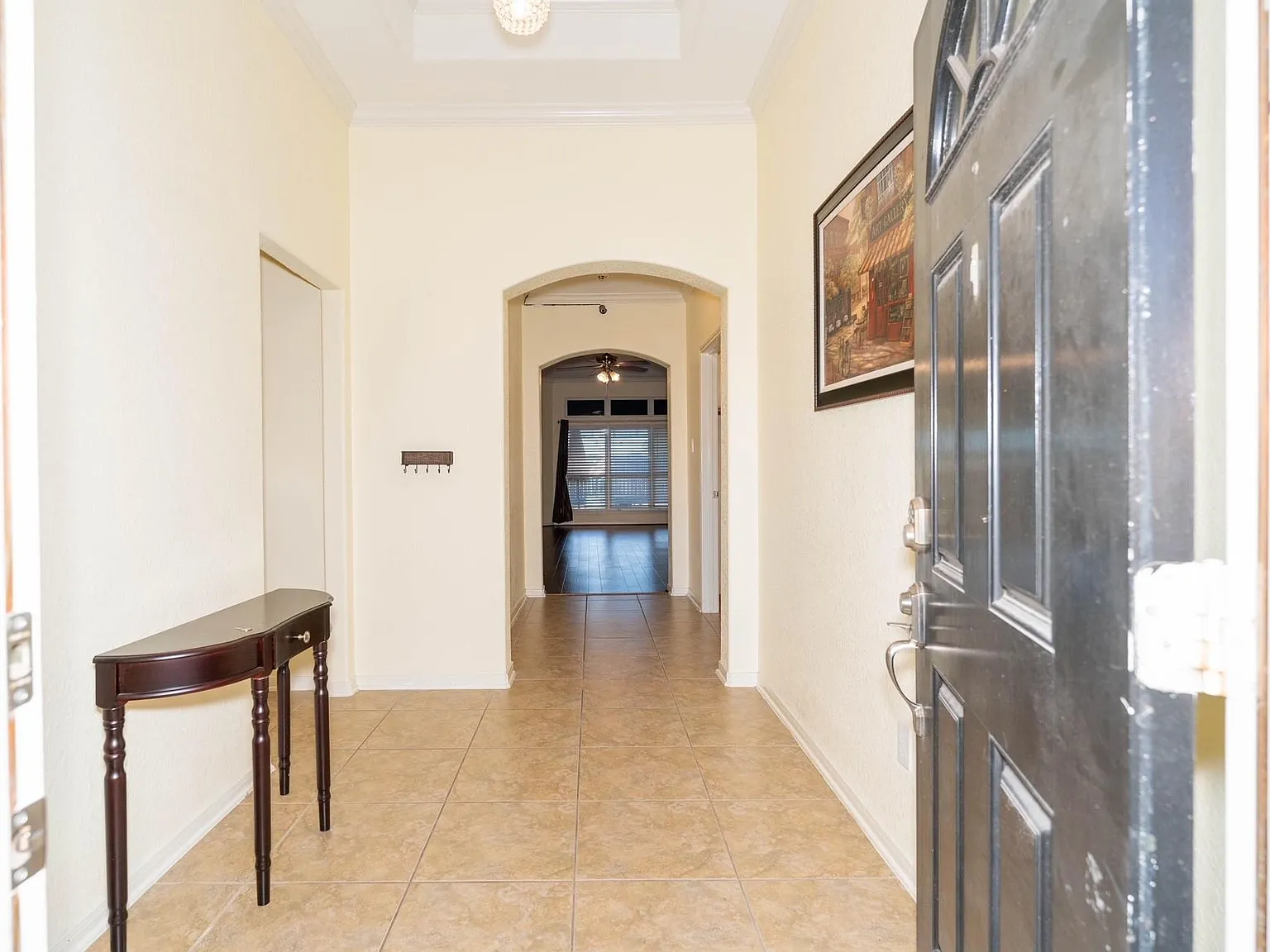 4 bed, 2.0 bath, 2264 sqft, $2,200 — Photo 3